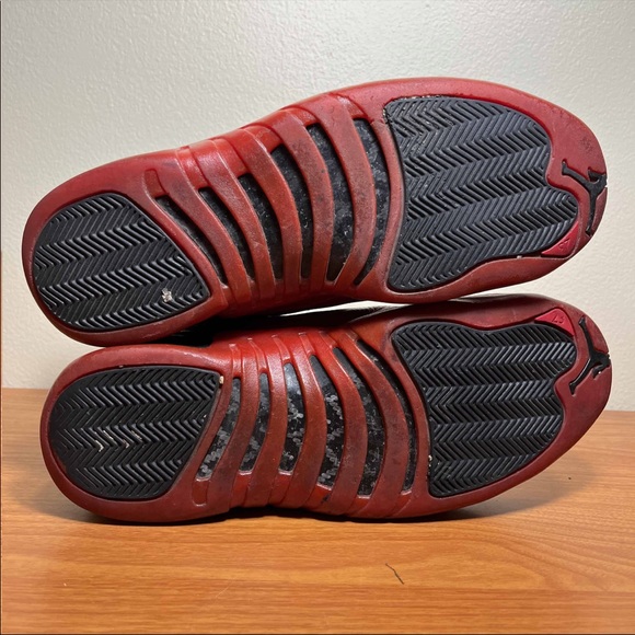 Jordan 12 Flu Game - Picture 6 of 10